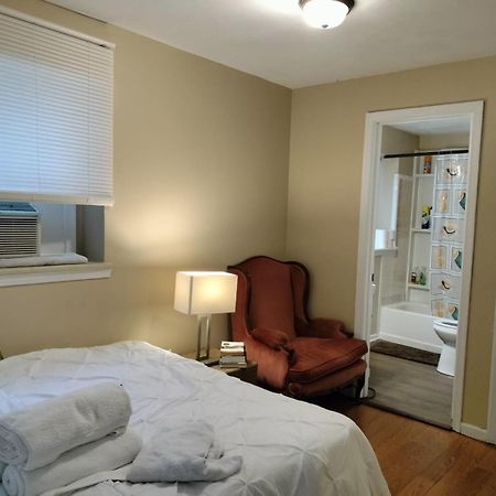 Stylish And Beautiful Condo Frederick Extérieur photo